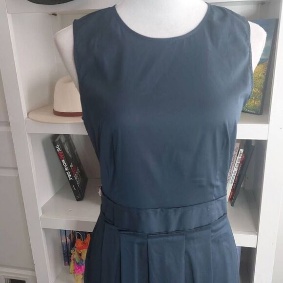 Theory Kaien Pleated Sleeveless Dress Navy Blue Fit and Flare size 6 - Picture 5 of 12